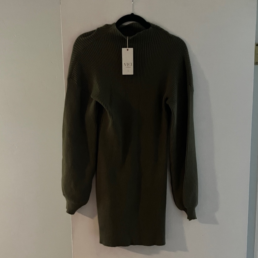 NWT VICI Deep Olive Turtleneck Sweater